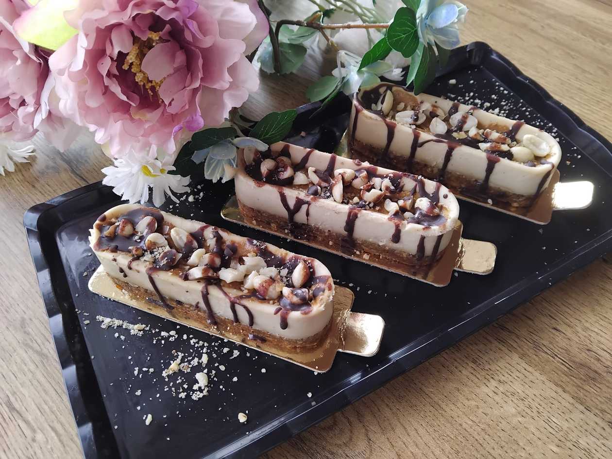 Prăjitura Snickers raw